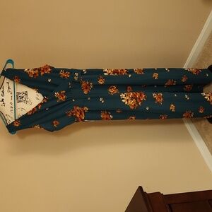 Xhilaration Green Floral Jumper - Medium